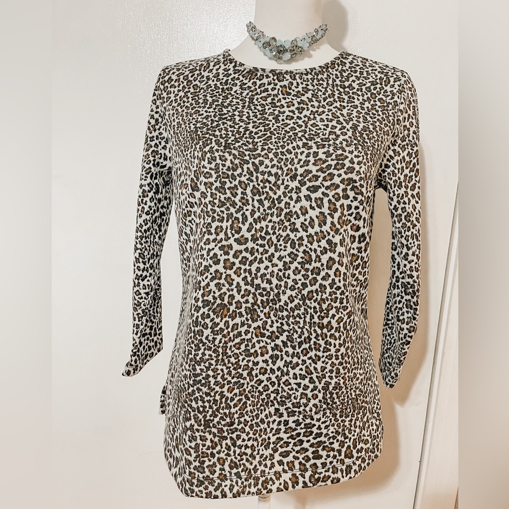 New without tags Van Heusen long sleeve animal print top. Size SM sfh